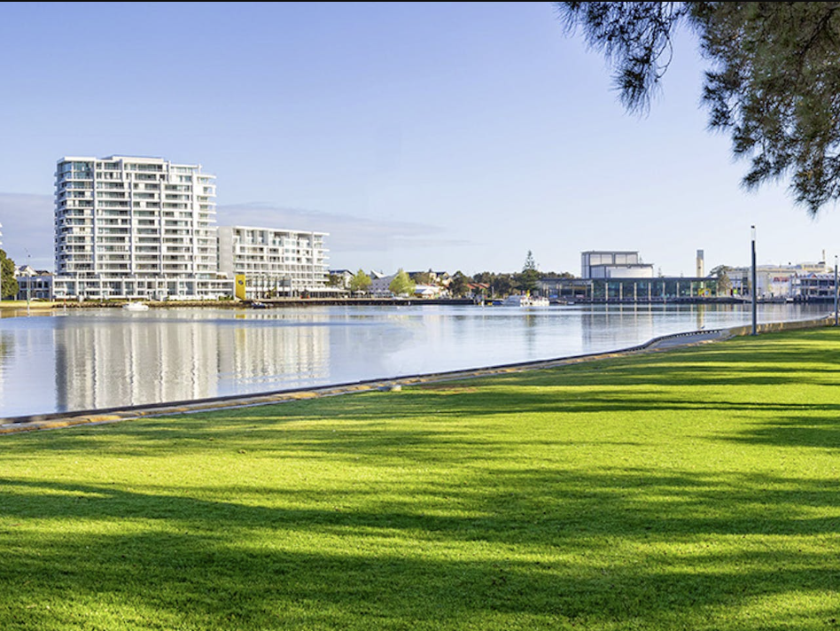 Mandurah foreshore near Perth – a relaxing location for therapy and healing
